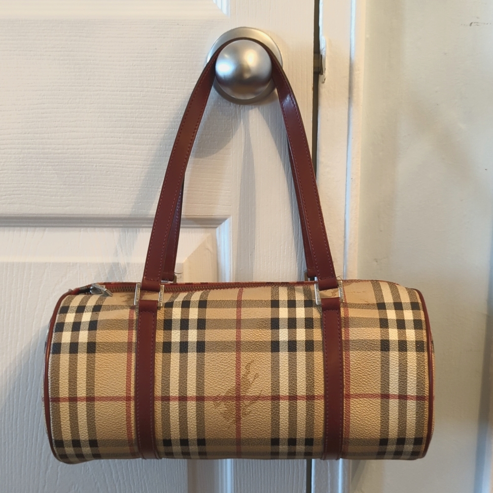 Vintage Burberry barrel bag
